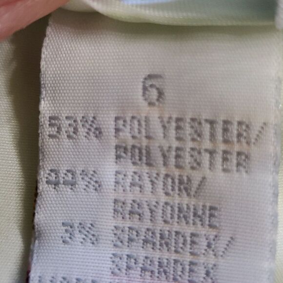 IZOD FLEX SKORT, sz 6, Beautiful fabric and color. 2 front pockets and one rear. - Picture 13 of 13